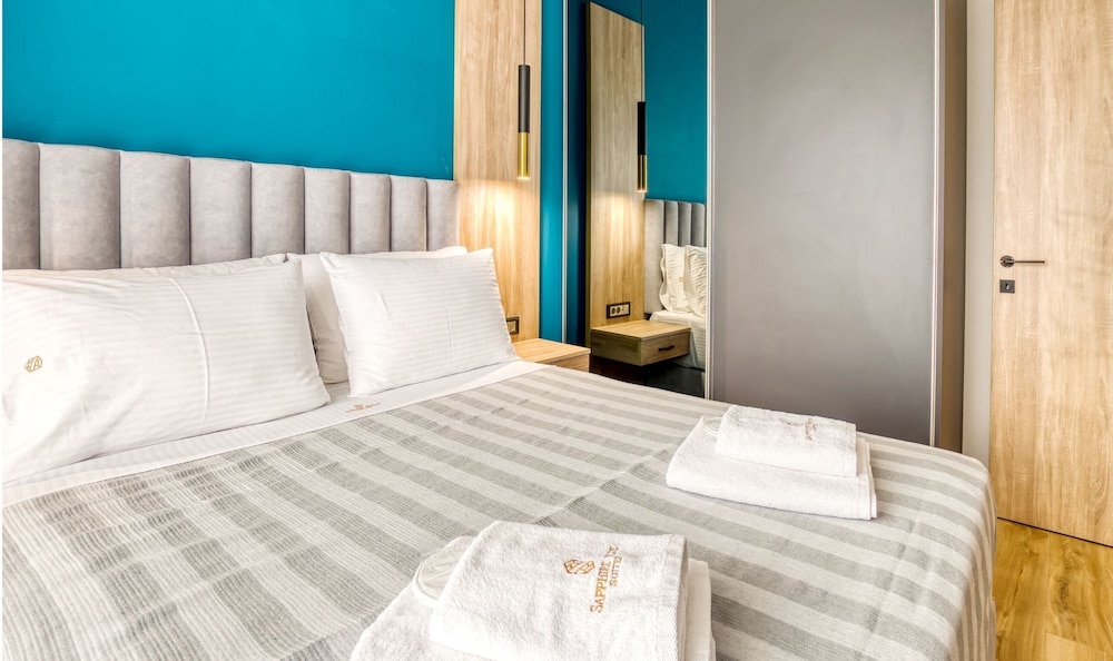 Sapphire Blue Suites 38/87