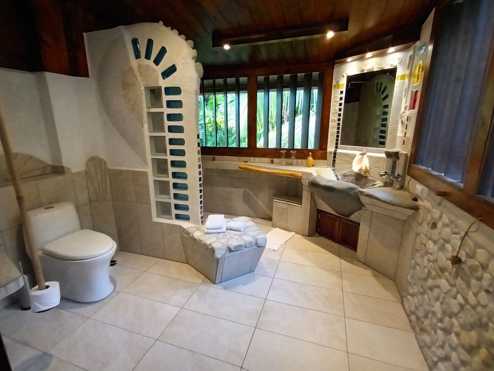 Omega Tours Adventure Company And Eco Jungle Lodge 46/50