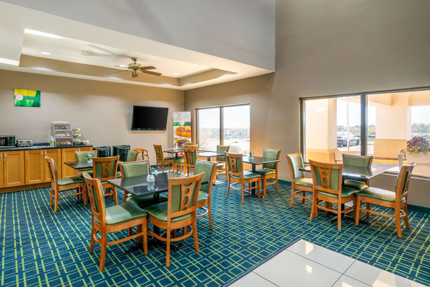 Quality Inn Suites Jefferson City 18/22