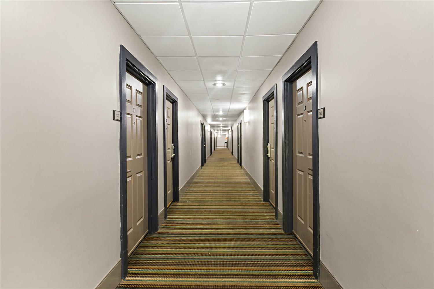 Country Inn and Suites By Radisson Hinesville GA 12/37