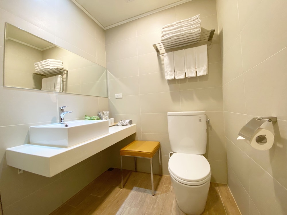 Fengjia JinRui Hotel 32/38
