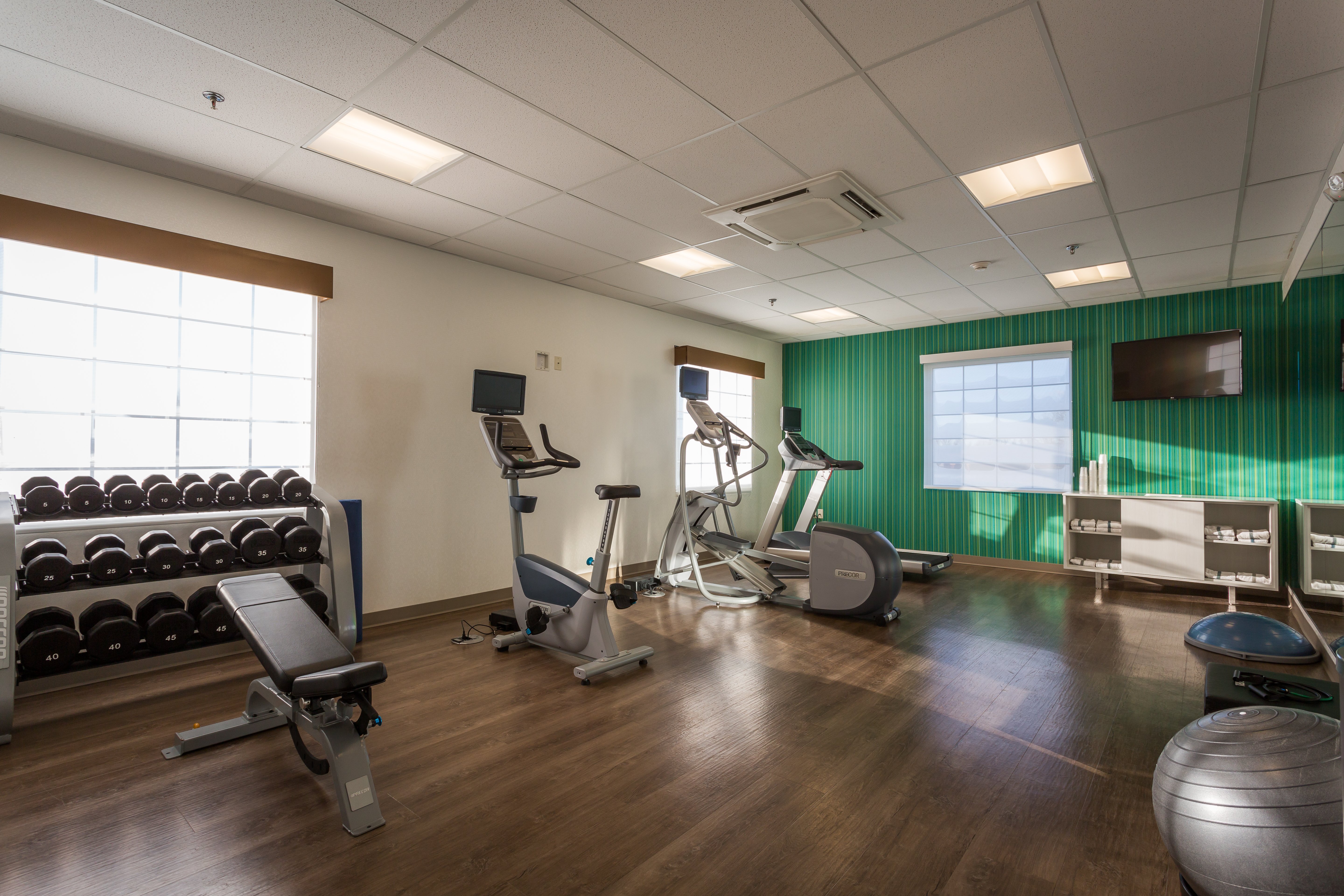 Holiday Inn Express Hotel And Suites Reading 30/48