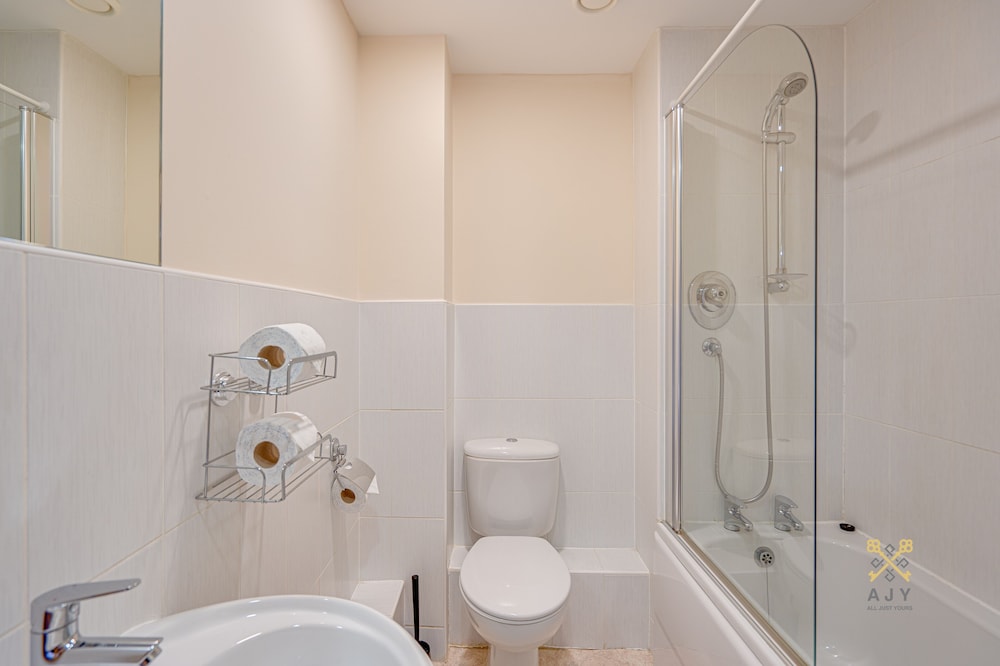 Mica Point City Centre Apartment 50/50
