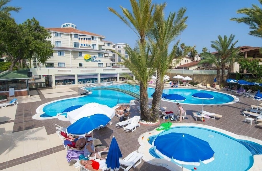 Sandy Beach Hotel 2/48