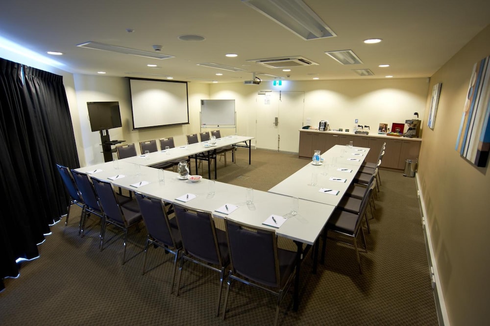 QUEST BENDIGO CENTRAL 28/28