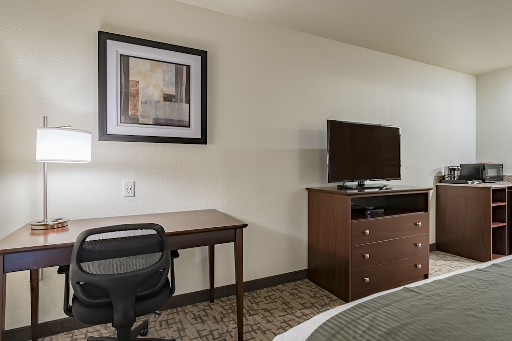 Cobblestone Inn and Suites Lamoni 41/50