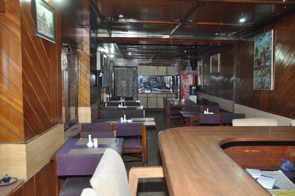 Hotel Atithi 7/8