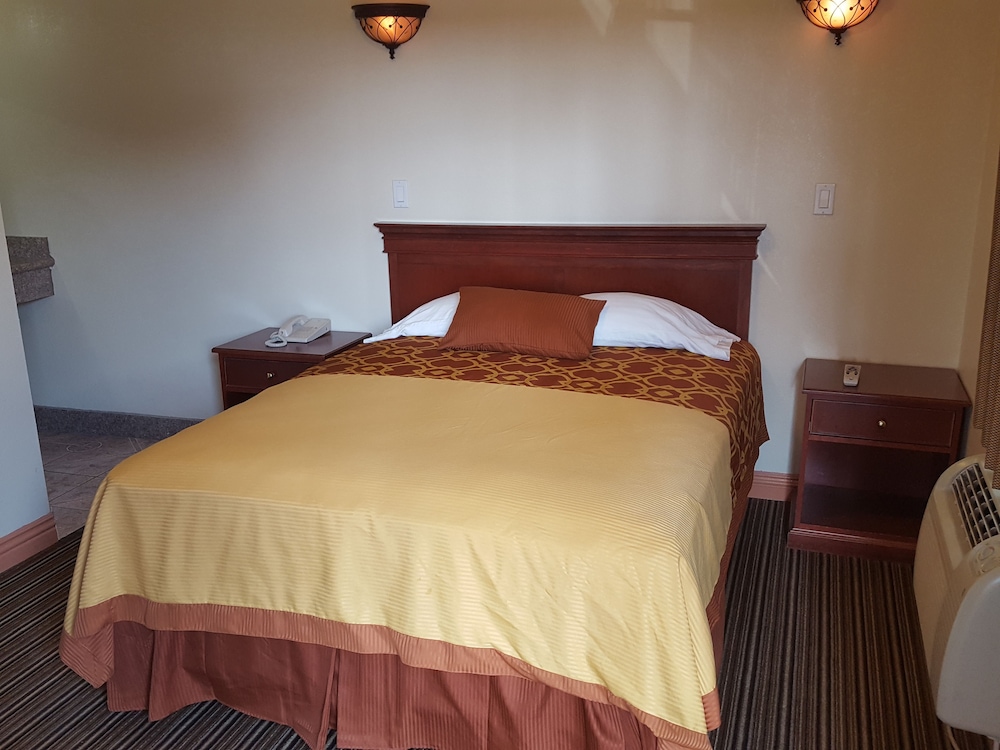 Travel Inn Motel 8/34