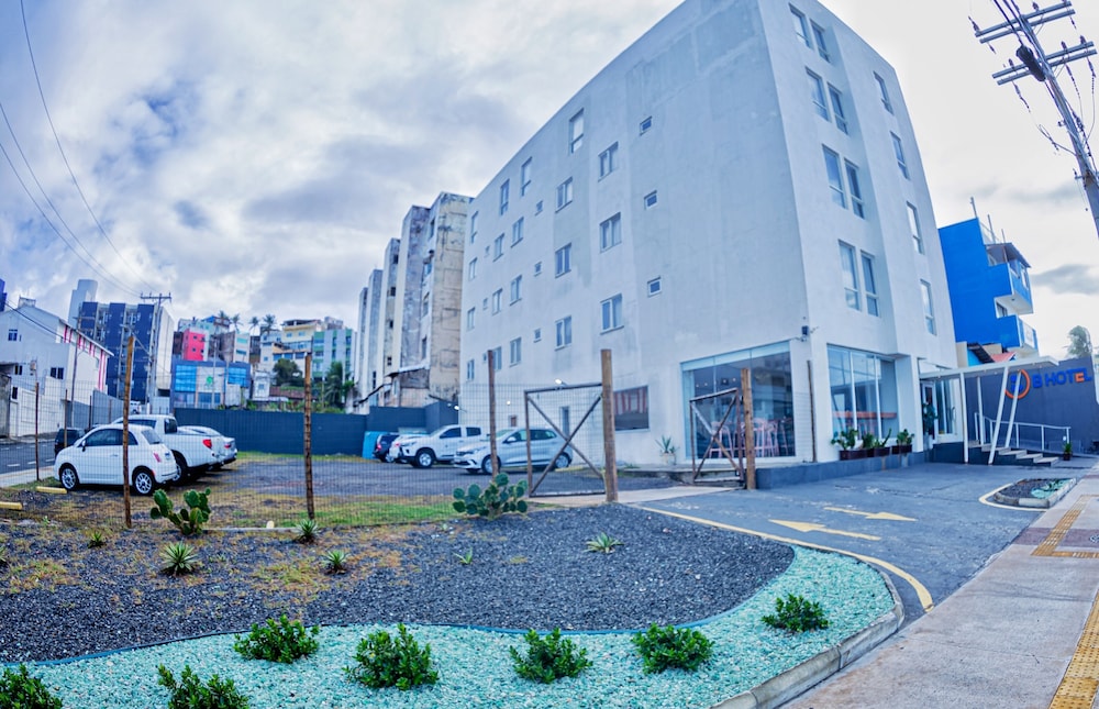 B Hotel 3/50