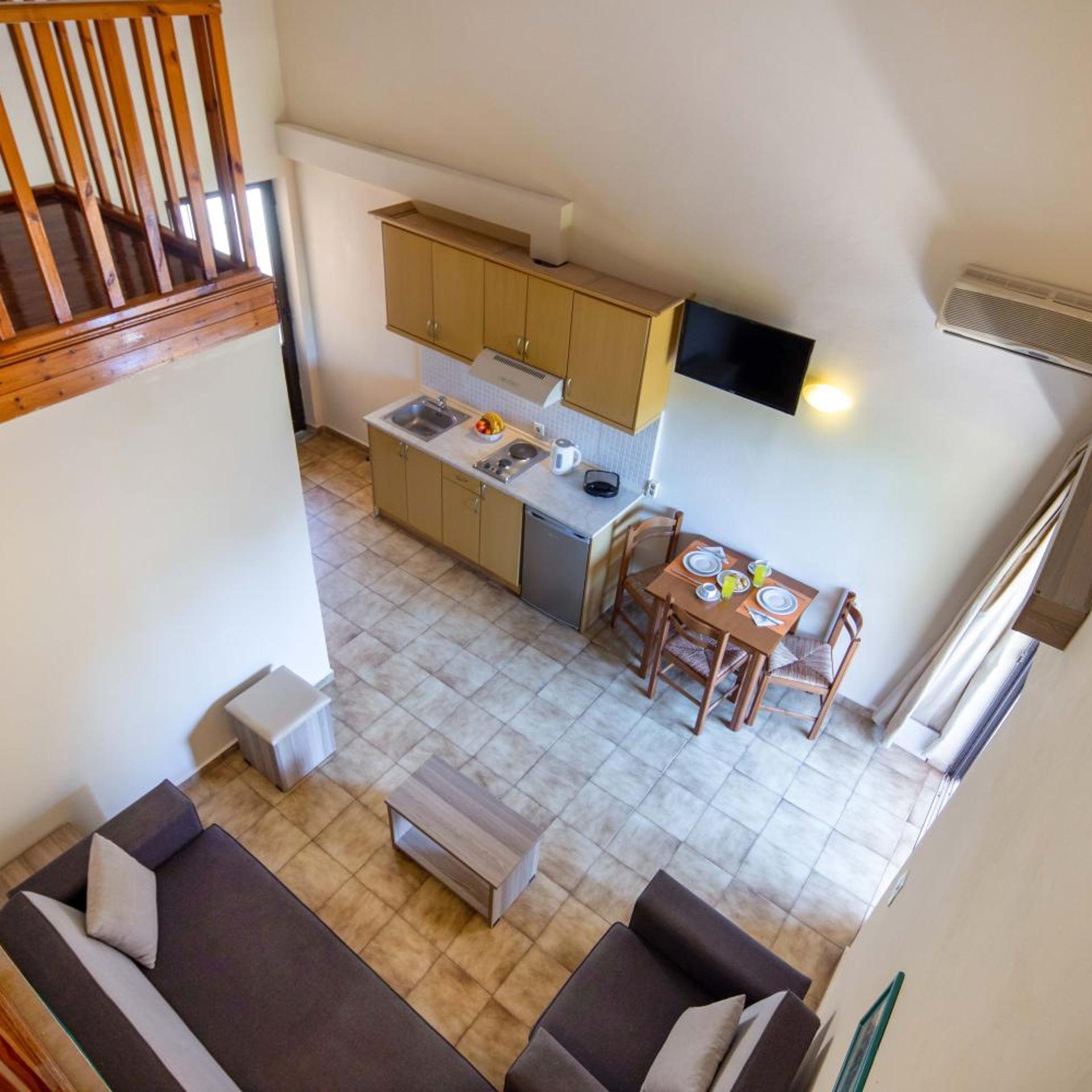 Rossis Beach Hotel 37/58