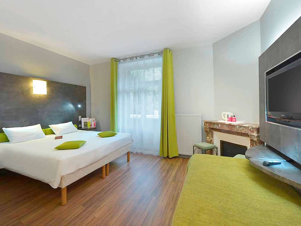 Privilege, 1 Double and 3 Single Beds
