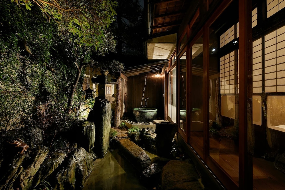 HANARE KYOTO Umeyu No Yado [VR] 7/21