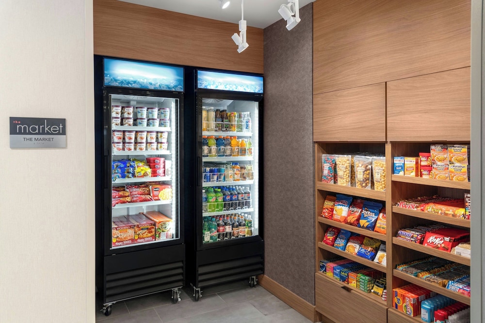 Fairfield Inn & Suites by Marriott Detroit Taylor 26/36