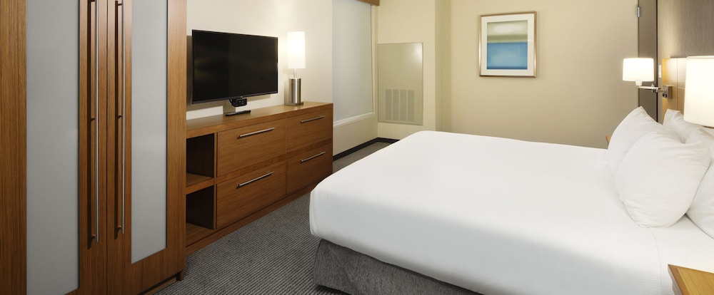 Hyatt Place Lubbock 12/54