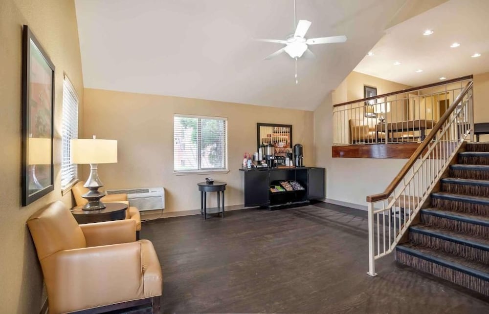 Studio 6 Suites Jackson Ridgeland MS 7/56