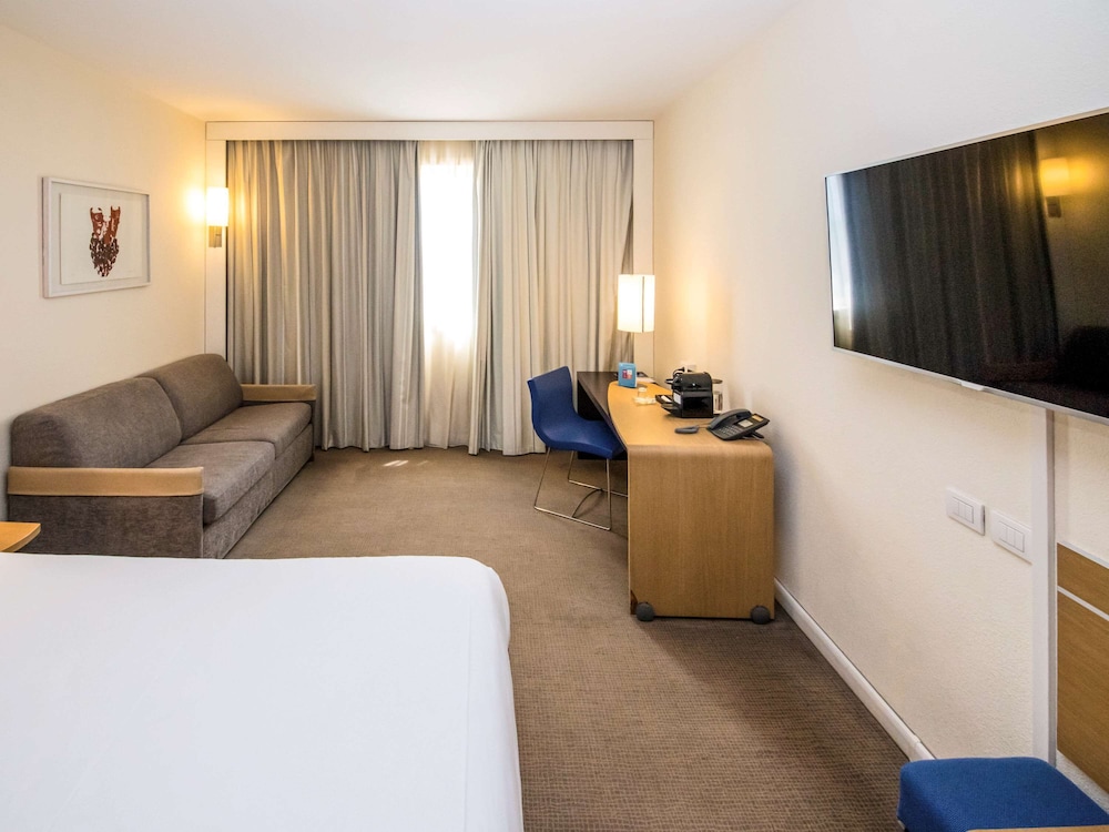 Novotel Roma Est 25/77