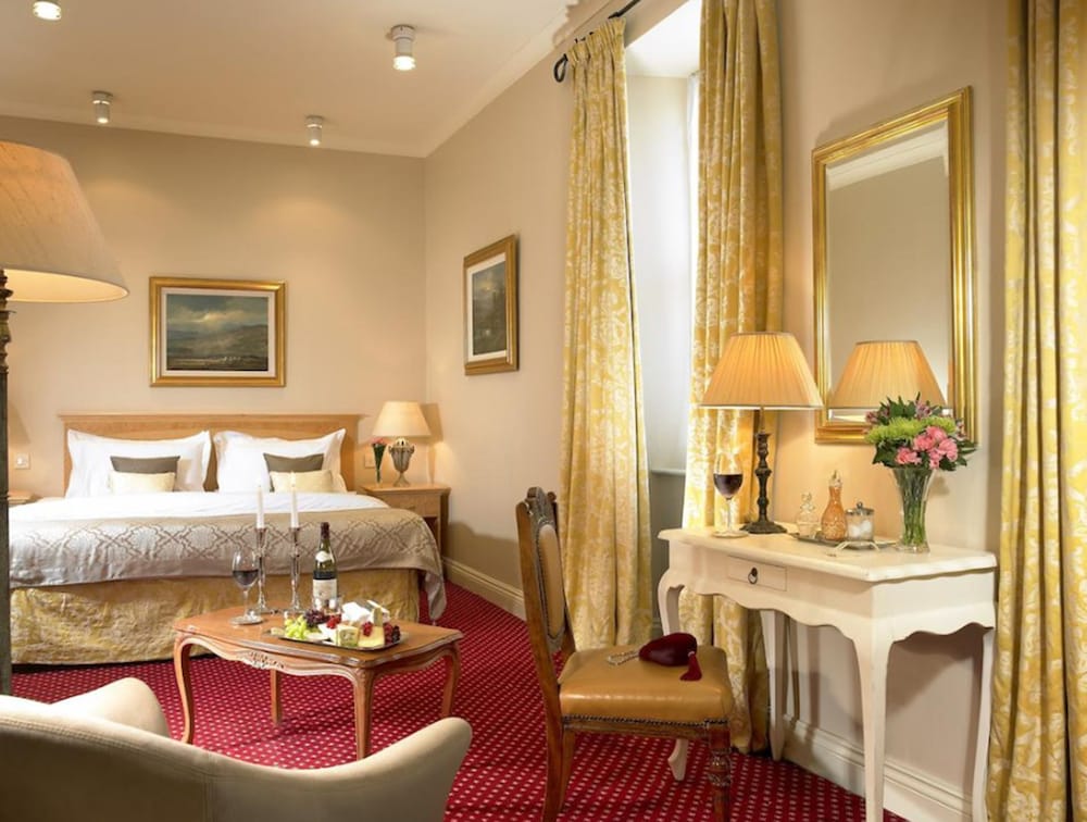 The West Cork Hotel 31/43