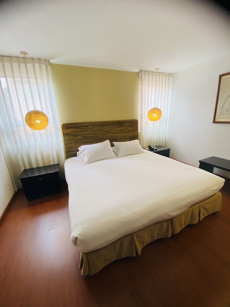 Hotel Retiro 84 By Mij Hotels 12/50