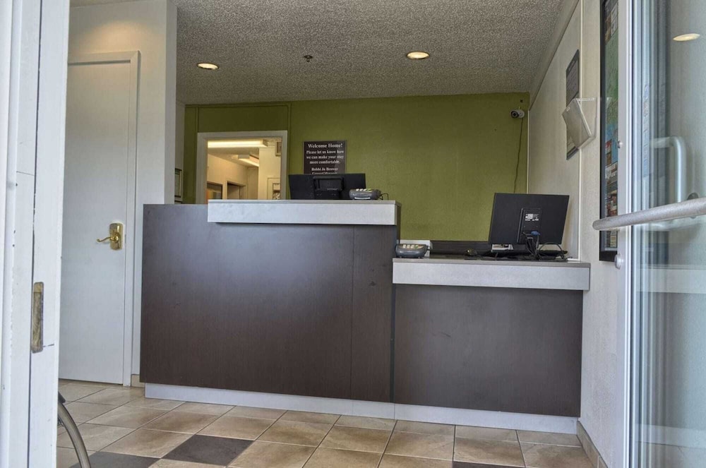 Studio 6 Extended Stay - Pascagoula, MS 13/42