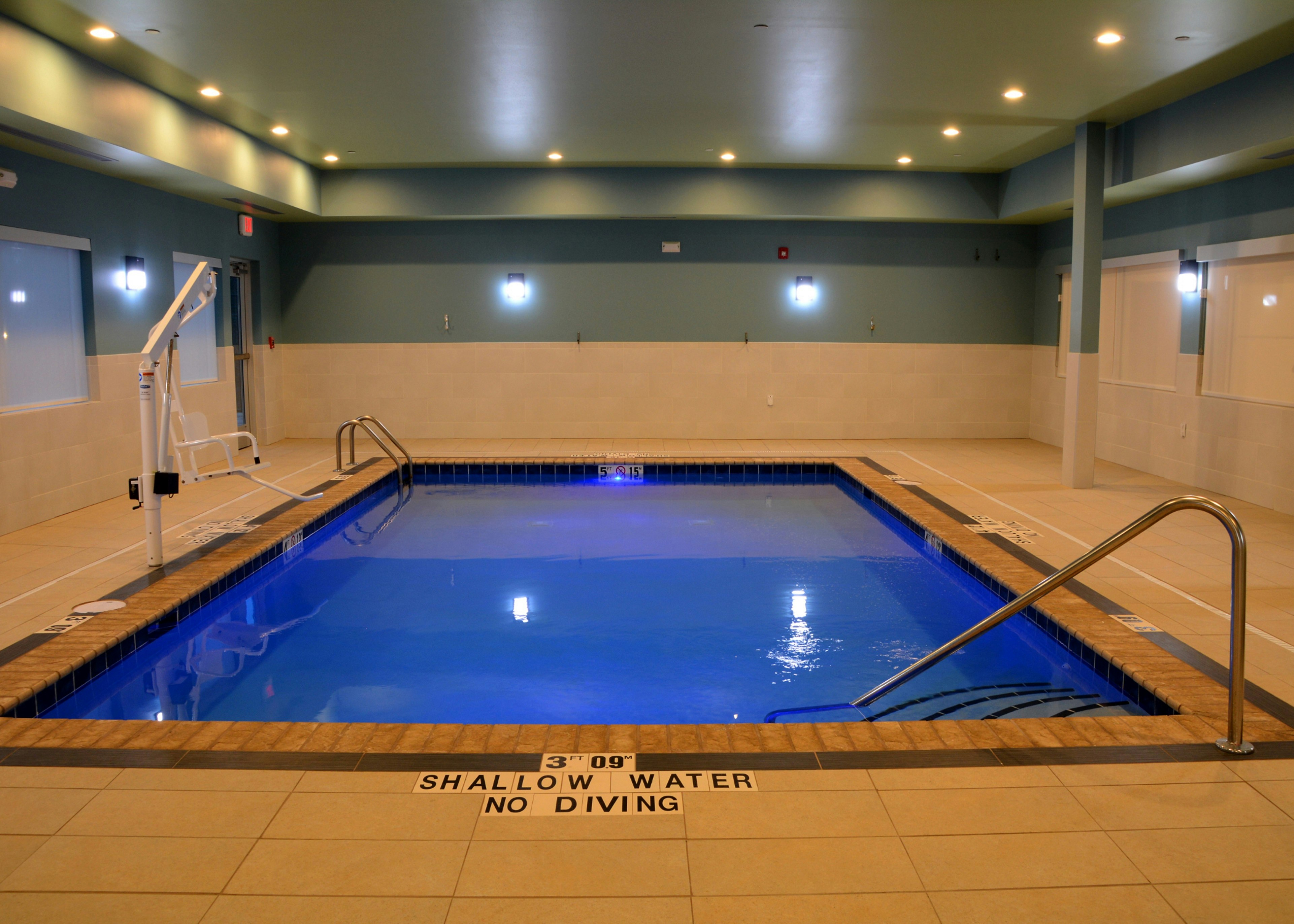 Holiday Inn Express Suites Pittsburgh Monroeville 27/49