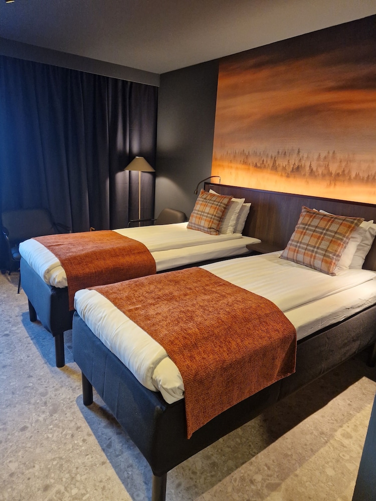 QUALITY HOTEL LAPLAND 11/43