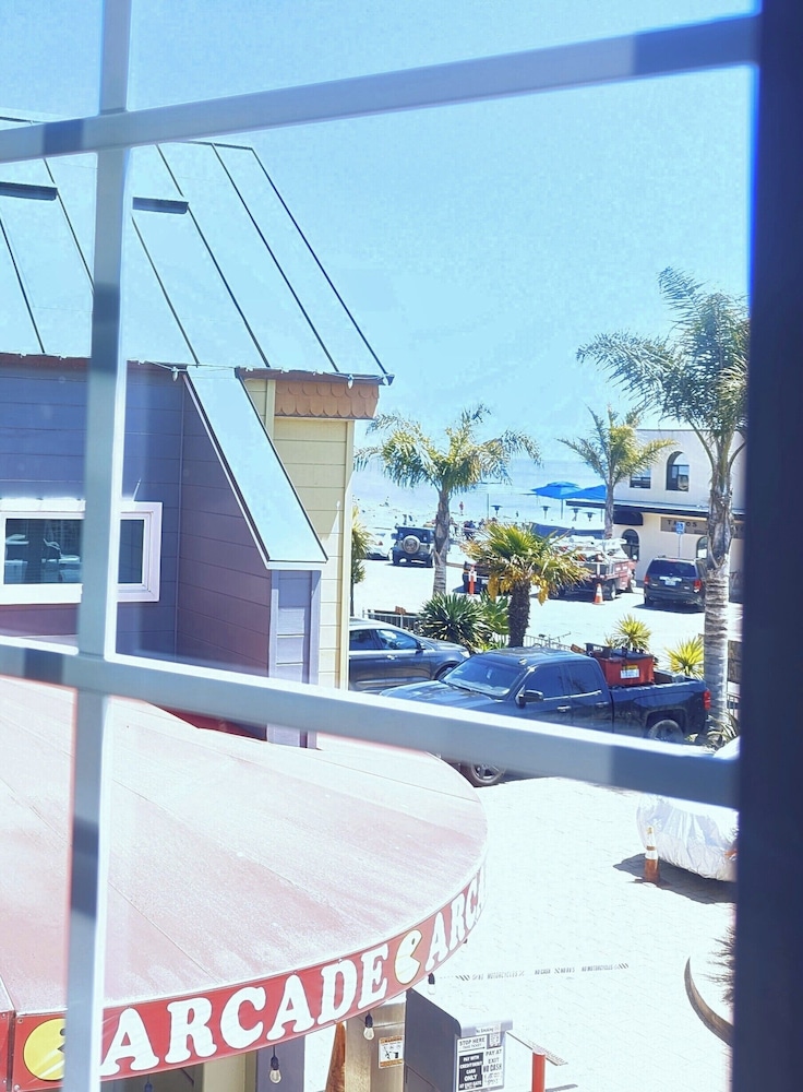 Capitola Hotel 30/50