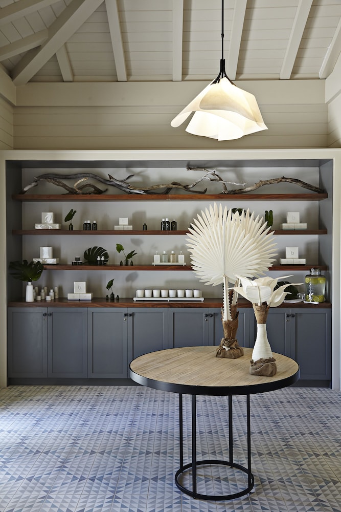 The Island House 14/70
