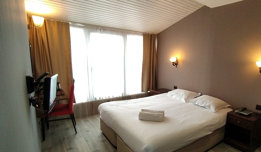 MANGANA KONAK HOTEL 28/64