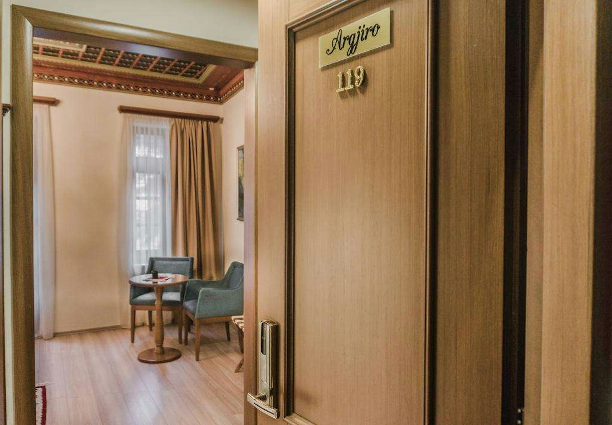Argjiro Hotel 7/48