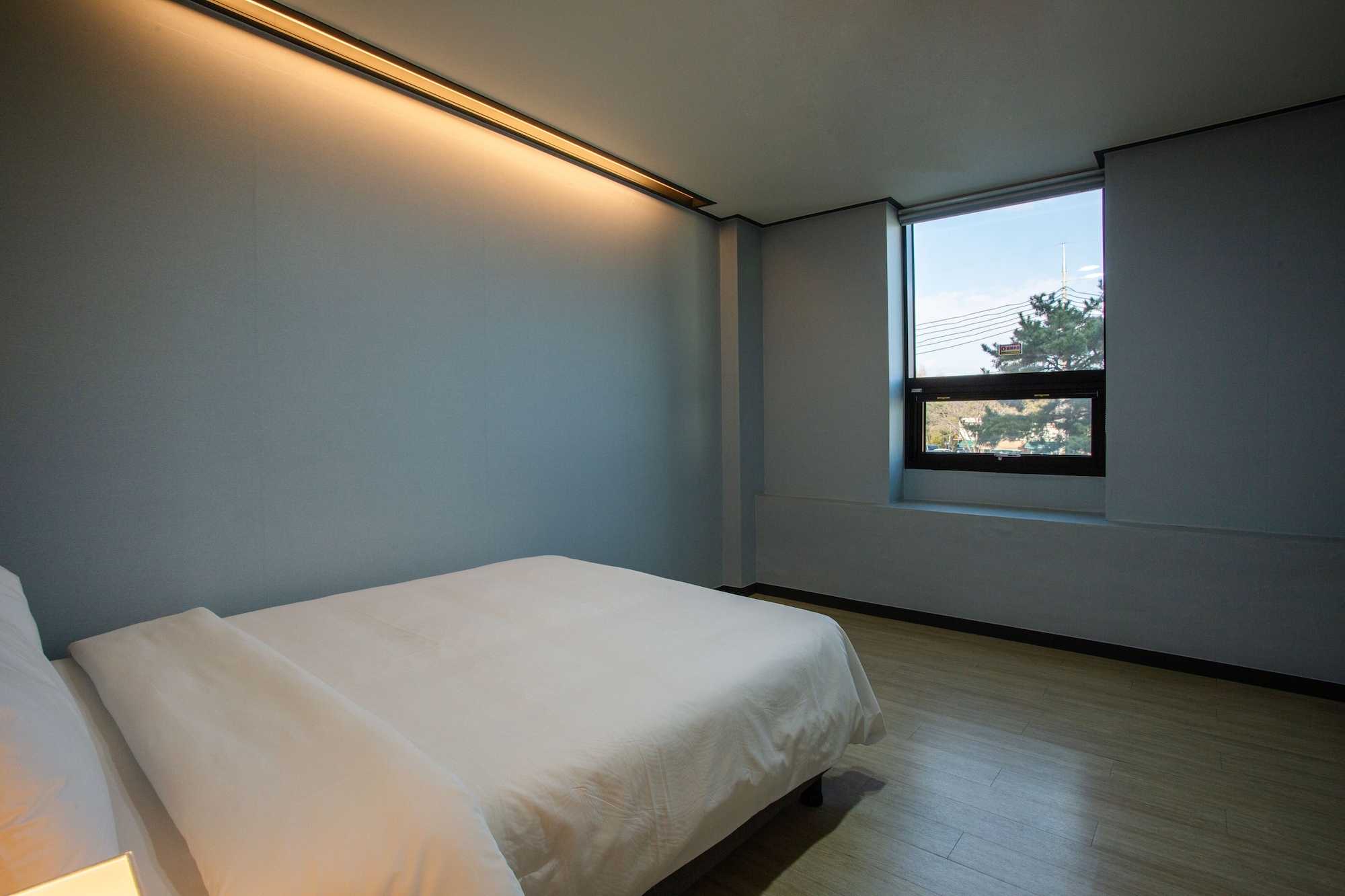 DELUXE, TWIN BEDS
