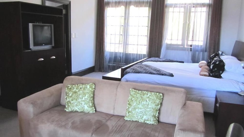 Cape Riviera Guesthouse 10/50