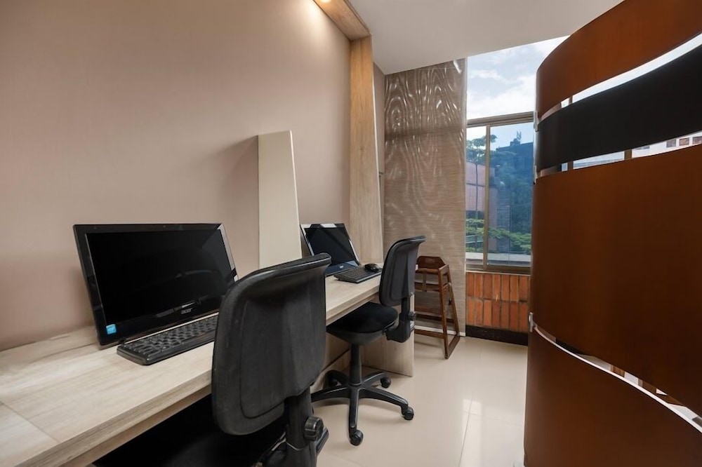Leblon Suites Hotel 53/60