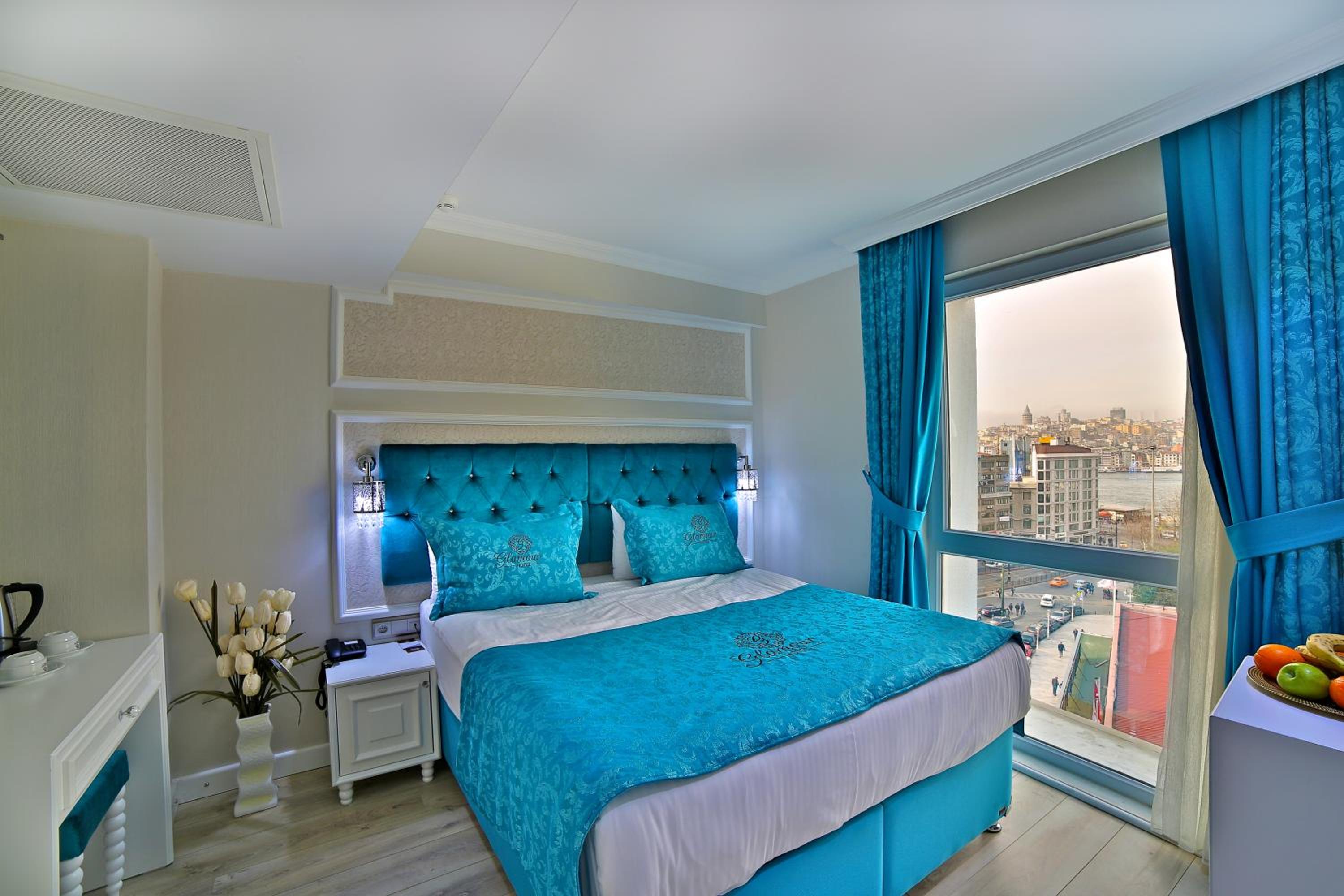 Room, Queen Bed, Sea View