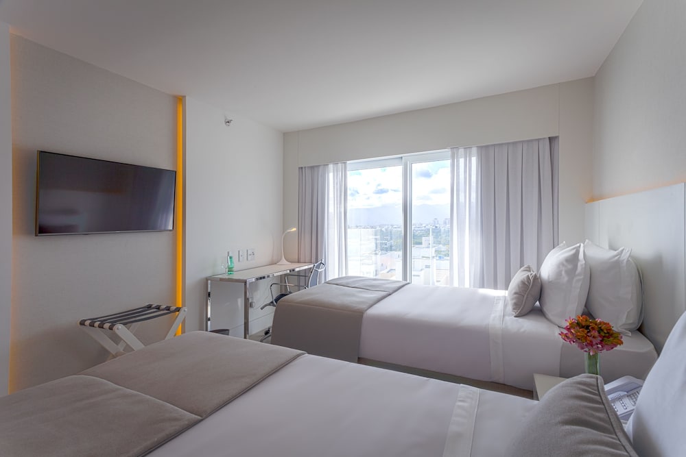 Cdesign Hotel 9/75