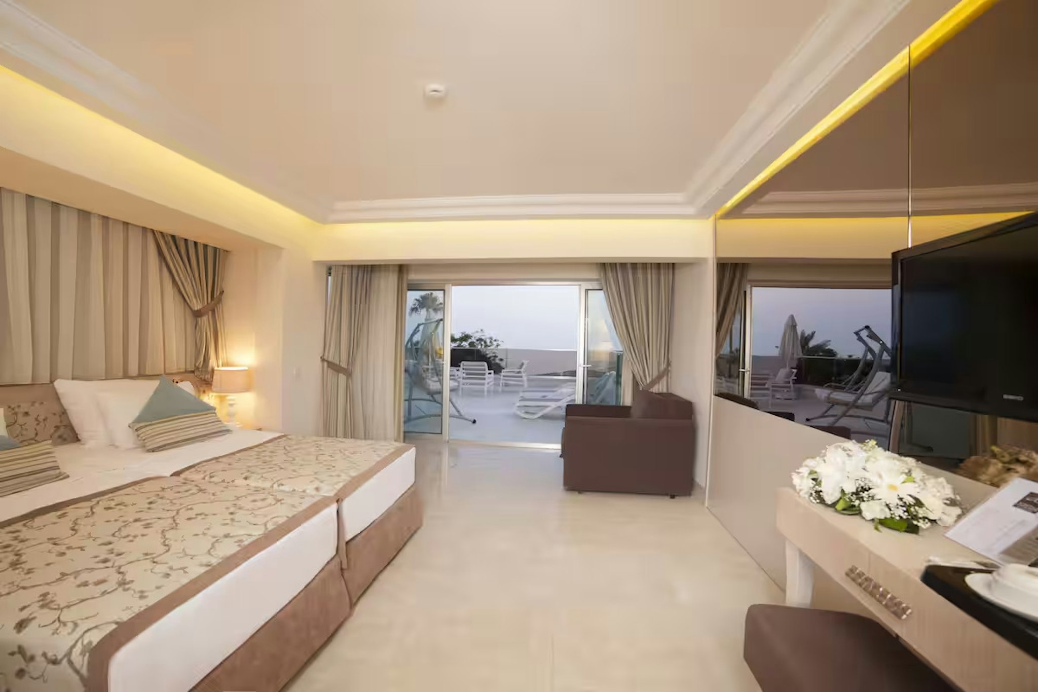 Xperia Saray Beach 28/67