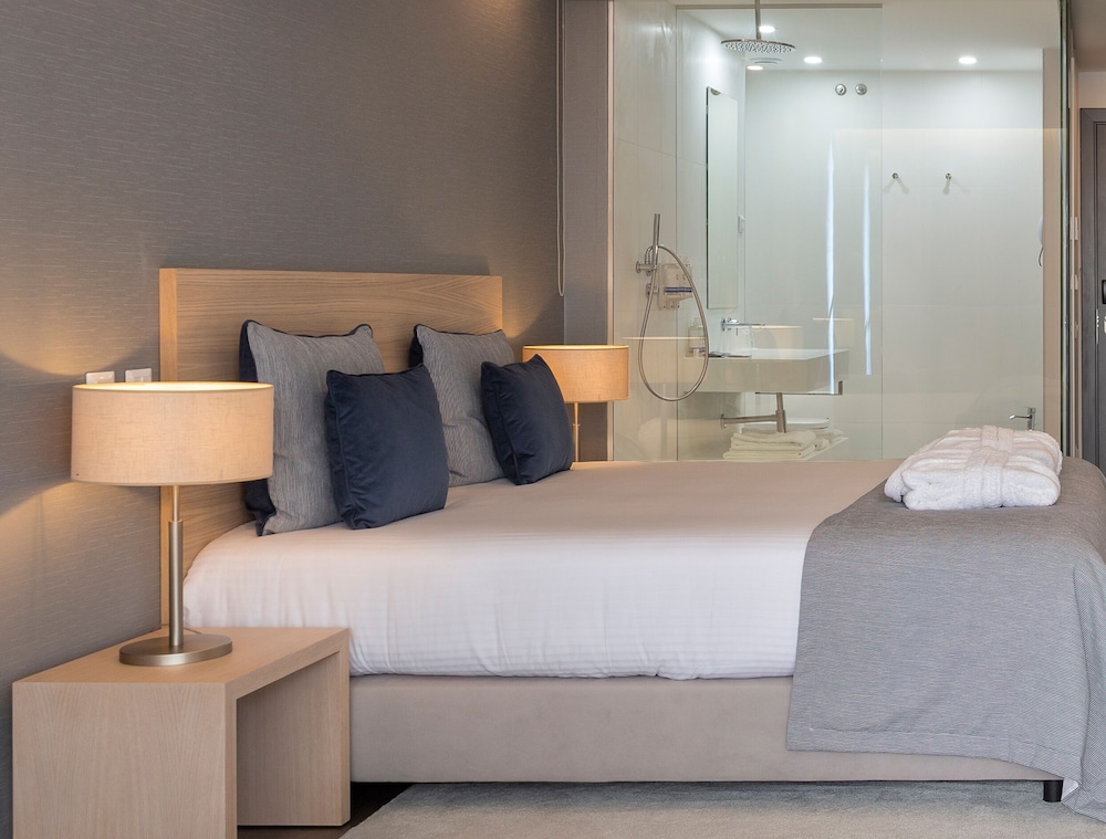 Longevity Health & Wellness Hotel 23/67