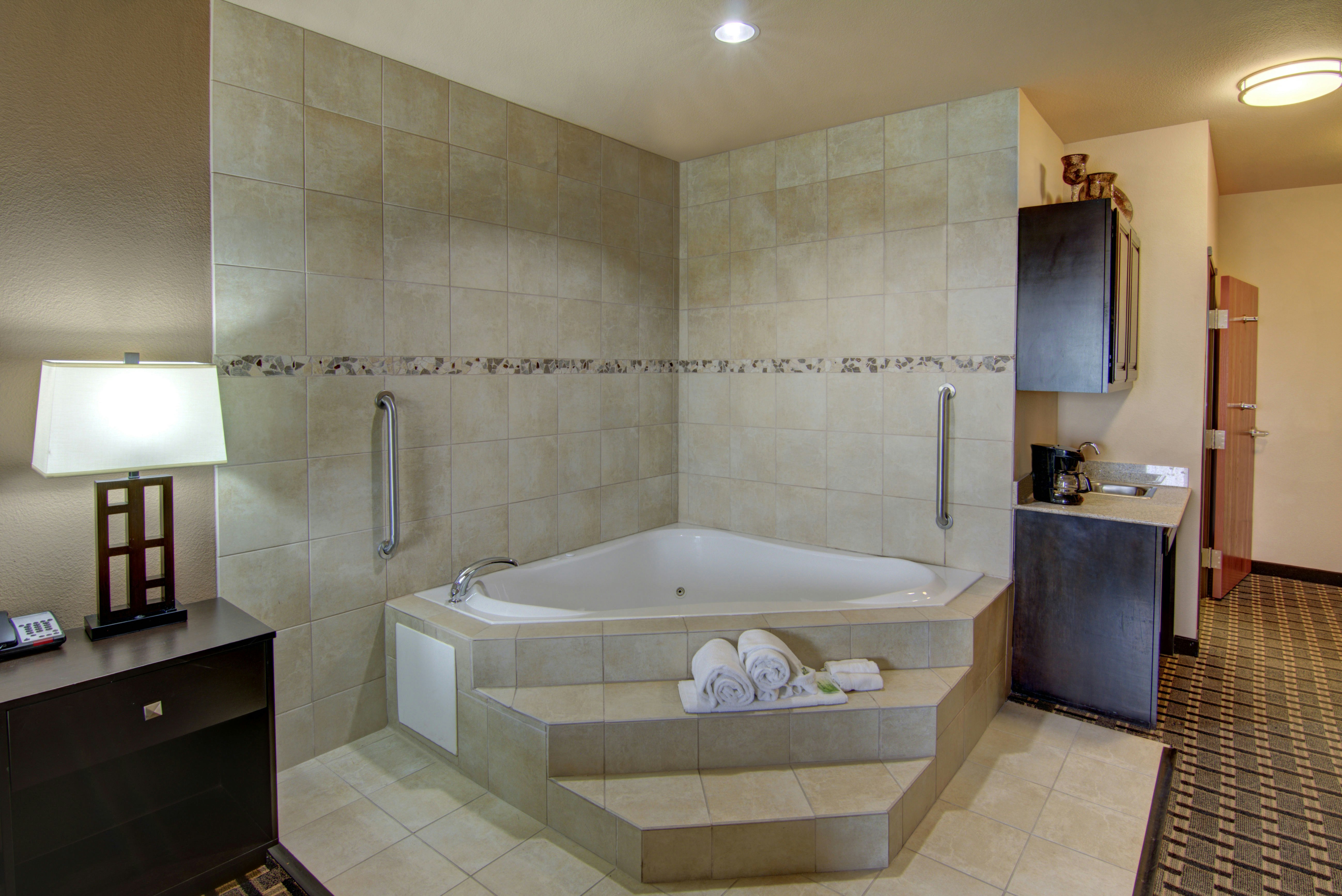 Feature, King Bed, Jetted Tub, Holiday Inn Express Hotel And Suites Huntsville 3/3