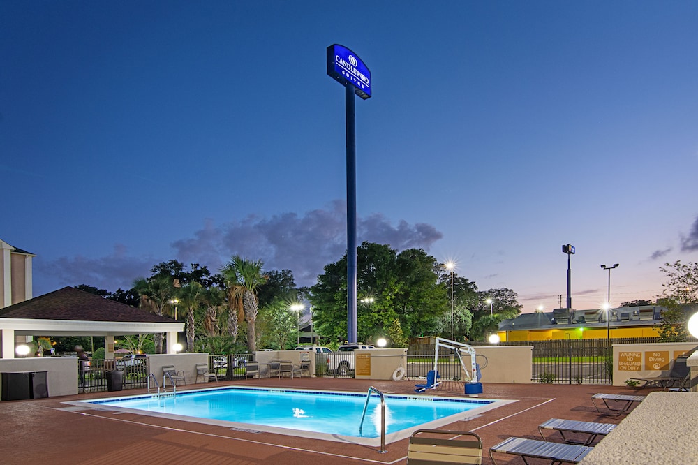 Candlewood Suites Pensacola University Area 24/58
