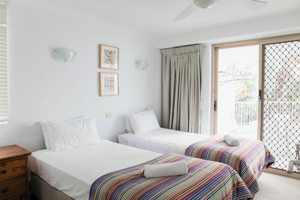 2 Bedrooms, Courtyard, Apartment, Queen and Twin Beds