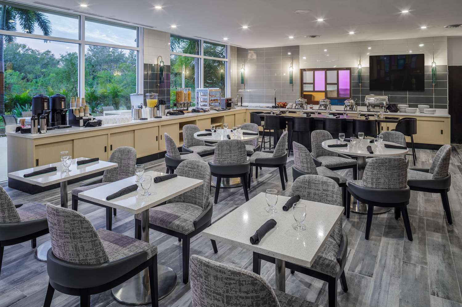DoubleTree by Hilton Sarasota Bradenton Airport 32/49