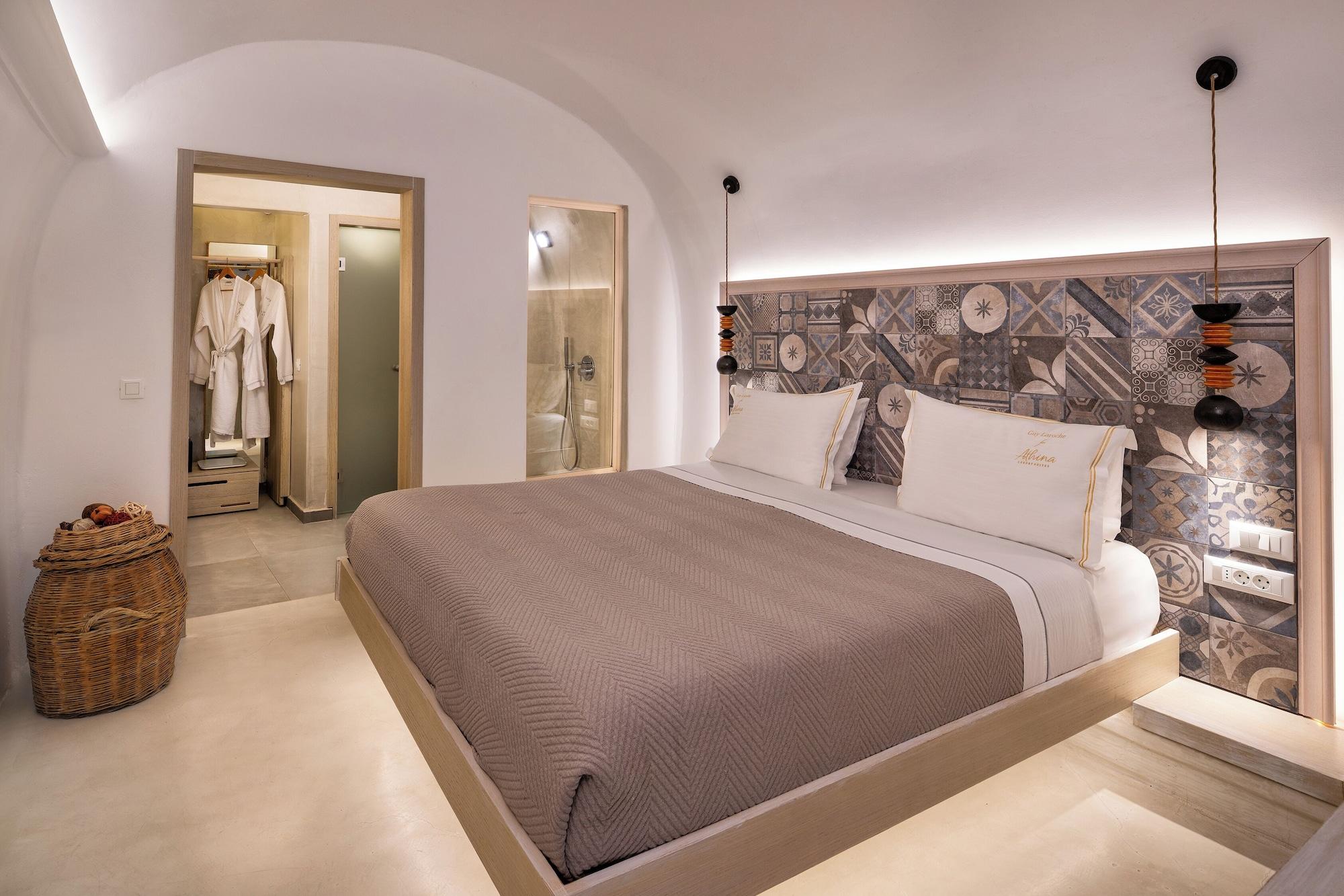 Junior Suite, Shared Balcony, Shared Bathroom