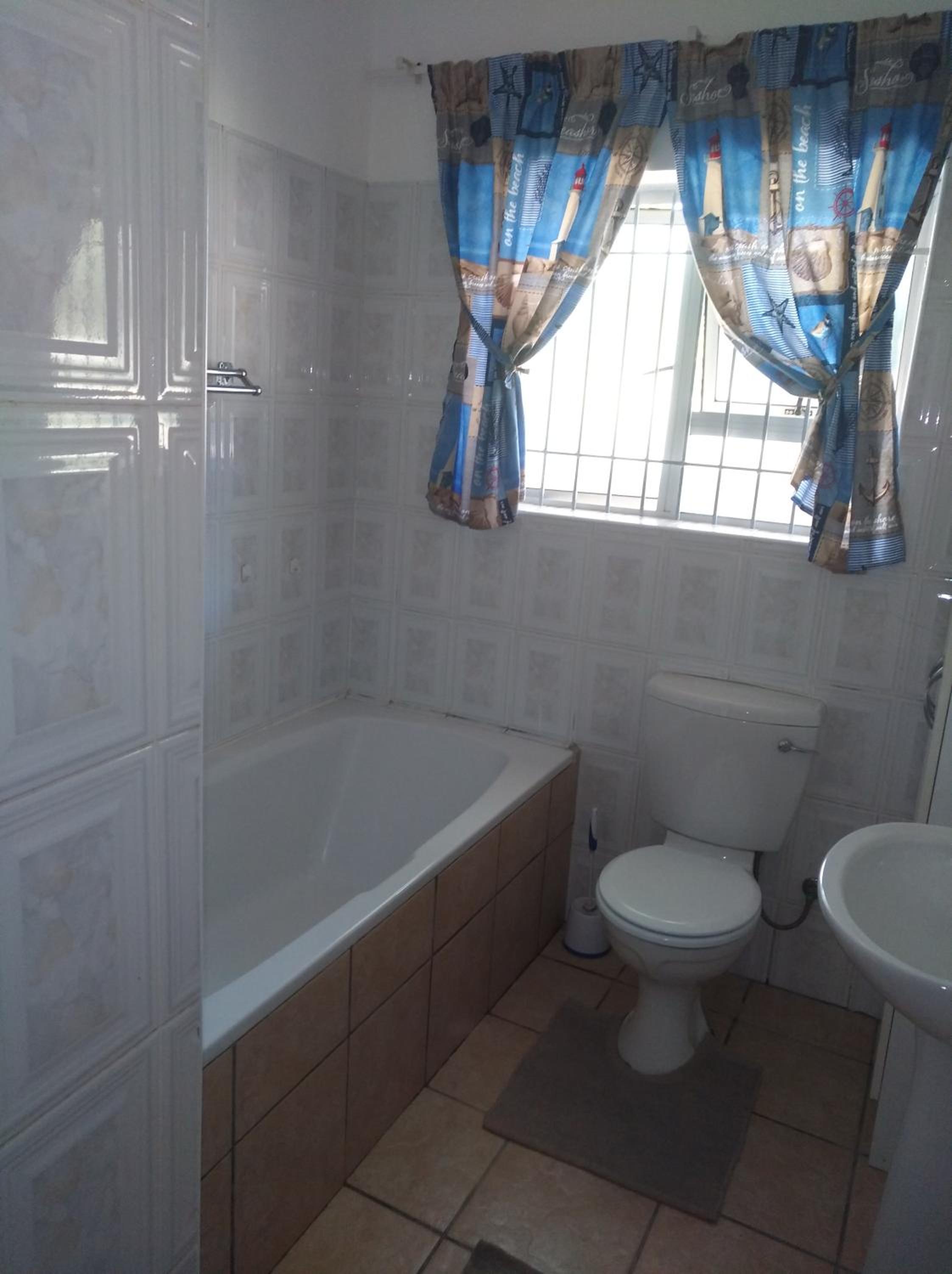 Getaway Self-Catering Tygervalley 12/13