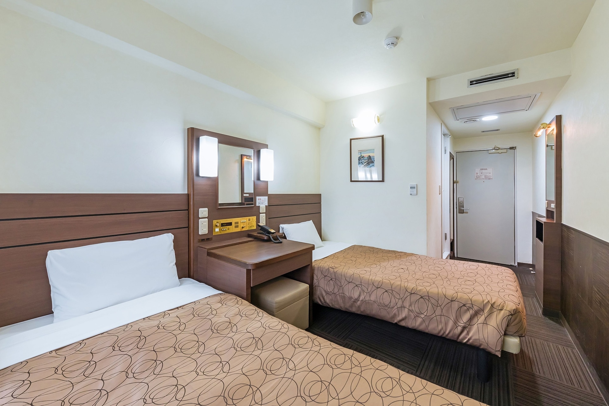 MODERATE, TWIN BEDS, SMOKING