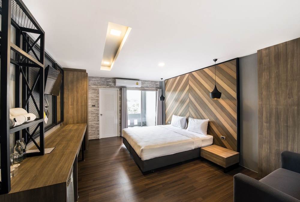 The Circle Hotel 30/64