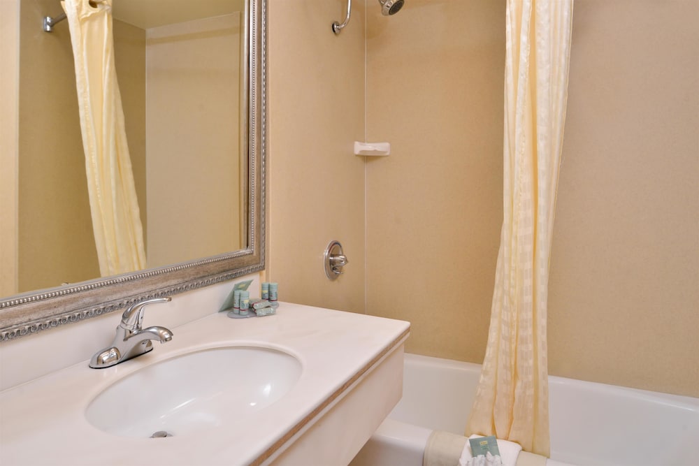Best Western Hollywood Plaza Inn - Hollywood Walk of Fame Hotel-LA 9/37