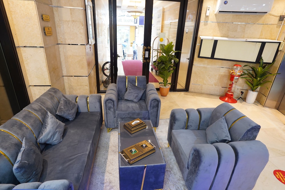 MRA Hotel 32/37