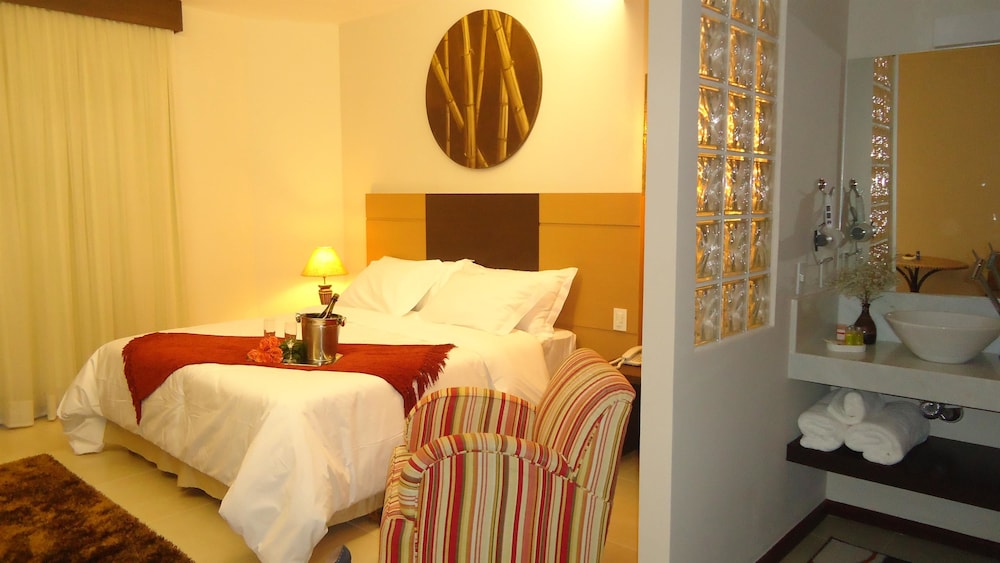 Mondrian Suite Hotel 71/82