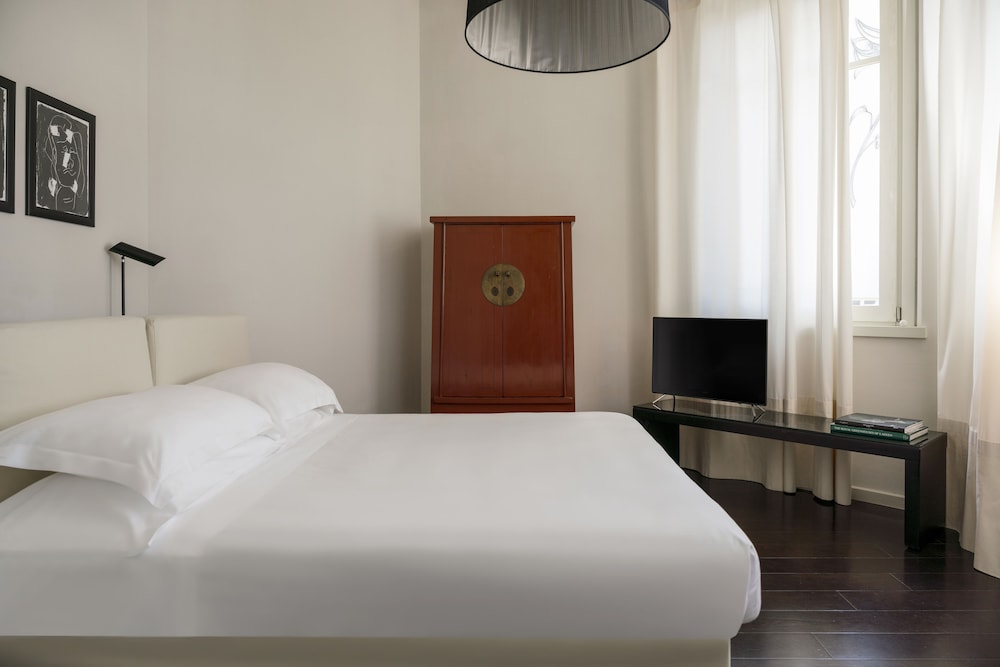 Hotel Carducci 76 25/75