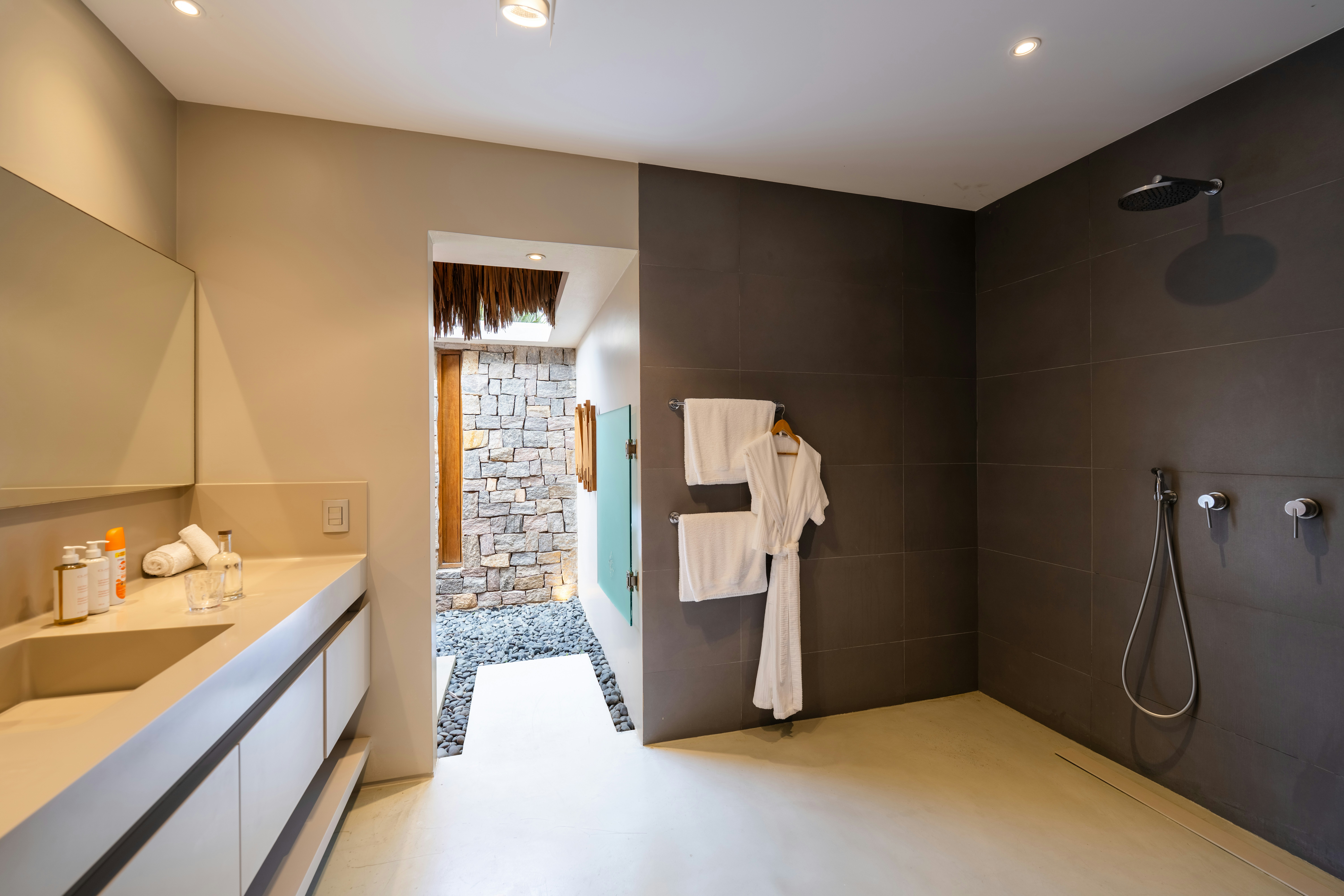 Casana Hotel 38/39