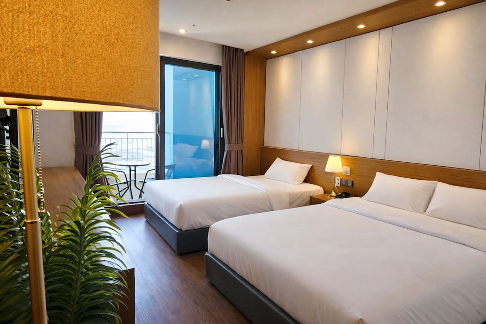 DELUXE, TWIN BEDS, OCEAN VIEW
